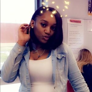 Meet your Posher, Danasia